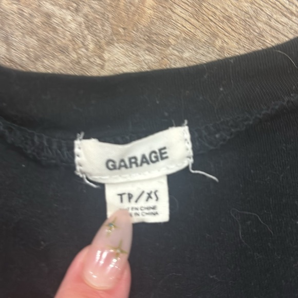 Black Garage zip-up cropped tee - Picture 4 of 4